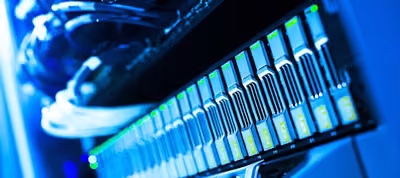 IDrive sincronizando y respaldando archivos en la nube desde varios dispositivos