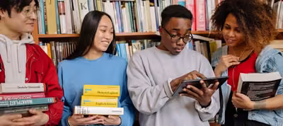 Interfaz de Duolingo mostrando una lección de idiomas con opciones de respuesta