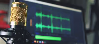 Interfaz del estudio de audio Soundation en el navegador con pistas, bucles y herramientas de mezcla