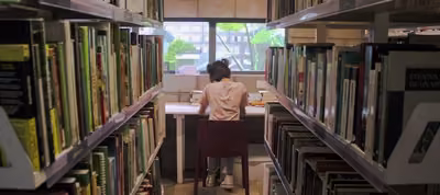 Ventana de Calibre mostrando una biblioteca digital organizada con portadas de libros electrónicos