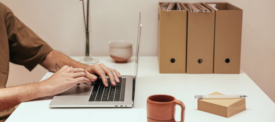 Carpetas y documentos de Google Drive organizados en la vista de escritorio